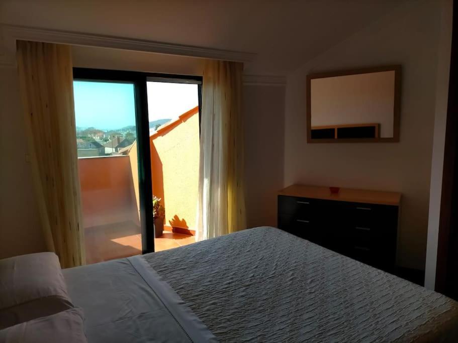 Atico Con 3 Habitaciones En Poio Kültér fotó